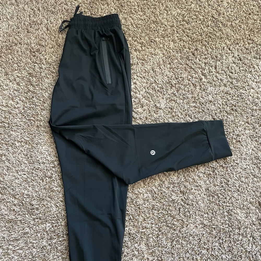 Brand new never worn mens lulu lemon pants